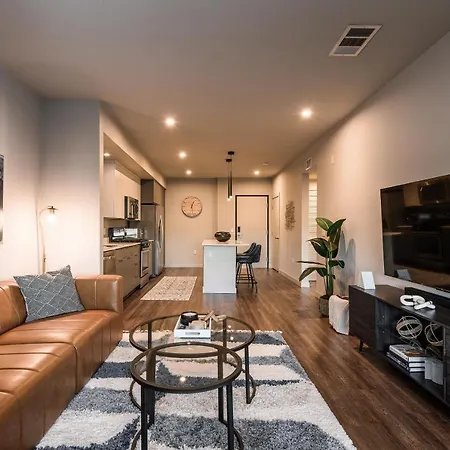 Luxury Apartment In Anaheim Near Angel Stadium, Disneyland